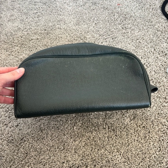 Authentic Louis Vuitton Taiga Trousse Toilette PM Clutch Bag Green - Picture 3 of 15